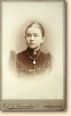 Maria Johanna Stoffels, age 20 ( Photo from the family archives of Wigger van der Horst)